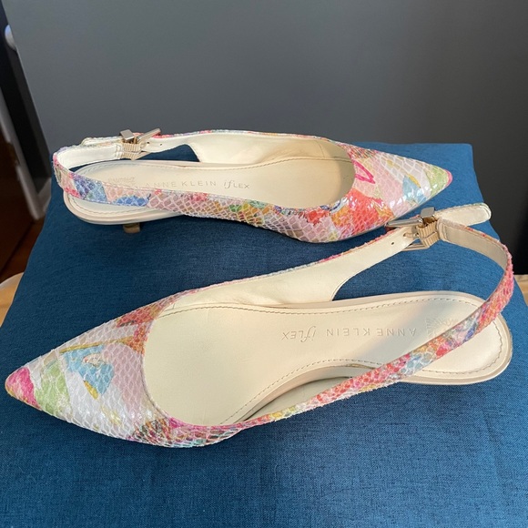 Anne Klein Shoes - Kitten heels